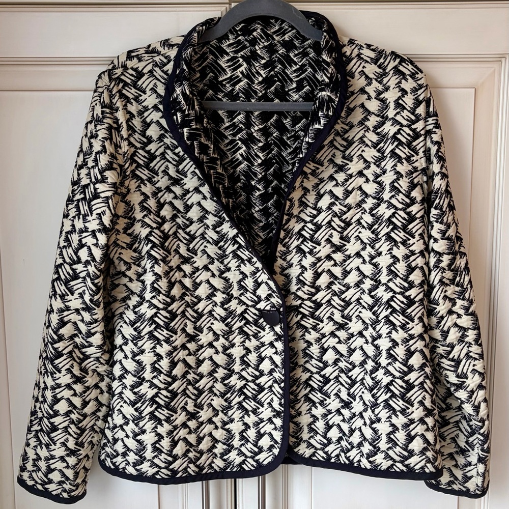 Trimdin Reversible Black and Cream Women's Blazer. Medium.